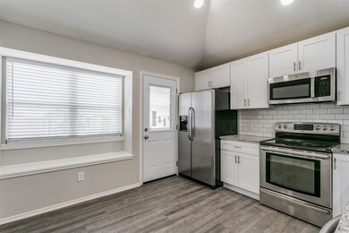 1104 Highpoint Rd, Bedford, TX 76022 - photo 6