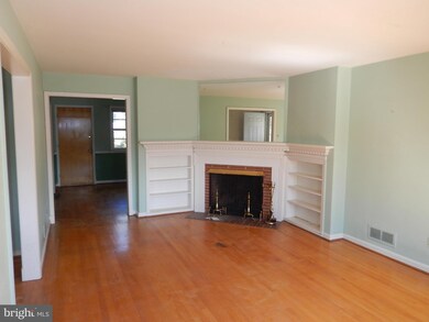 3320 Kaywood Dr, Falls Church, VA 22041 - photo 3
