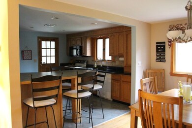 71 Buckingham Dr, Billerica, MA 01821 - photo 4