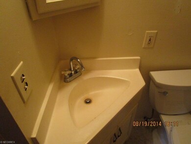 262 Gayle Dr, Sheffield Lake, OH 44054 - photo 6