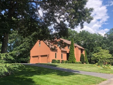 319 Palisades Cir, Stoughton, MA 02072 - photo 2