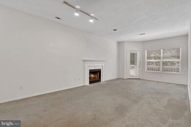 13070 Autumn Woods Way unit 202, Fairfax, VA 22033 - photo 4