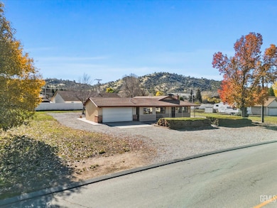 28200 Stallion Springs Dr, Tehachapi, CA 93561 - photo 4