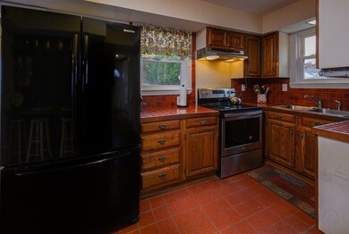 6 W Hawley St, Lawrence, MA 01843 - photo 5