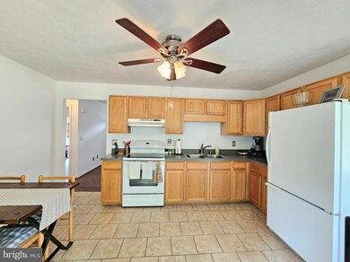 303 Longwood Dr, Bunker Hill, WV 25413 - photo 7