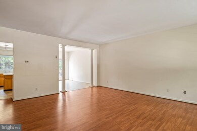 16721 Capon Tree Ln, Woodbridge, VA 22191 - photo 3