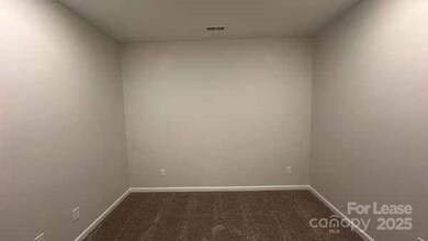 5810 Coulee Ln, Charlotte, NC 28215 - photo 7