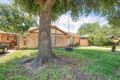 843 Marcolin St, Houston, TX 77088 - photo 2