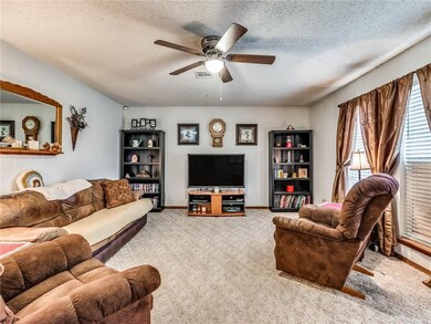 39103 Wolverine Rd, Shawnee, OK 74804 - photo 4