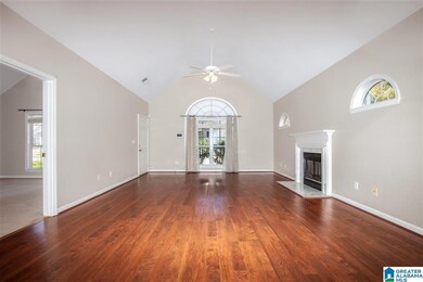 316 Camden Cove Cir, Calera, AL 35040 - photo 4