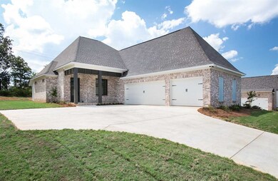 141 Camden Lake Dr, Madison, MS 39110 - photo 2