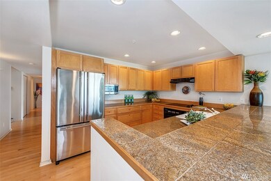 632 Bell St unit 201, Edmonds, WA 98020 - photo 5