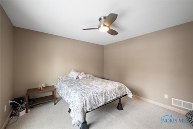 Den or Bedroom? You decide! This flexible space is