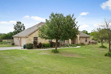 125 Cooperstown Dr, Springtown, TX 76082 - photo 3