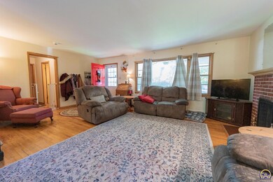 1716 SW 22nd Park, Topeka, KS 66611 - photo 4