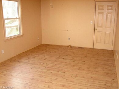 292 Gregory Ct, Asheboro, NC 27205 - photo 2