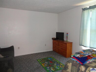 1463 Beech St unit 1463 1/2 Beech Stree, Terre Haute, IN 47804 - photo 5