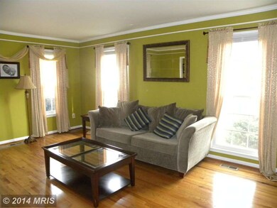 8203 Labbe Ln, Vienna, VA 22182 - photo 4