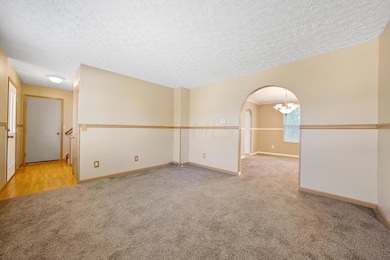 2015 Big Tree Dr, Columbus, OH 43223 - photo 7