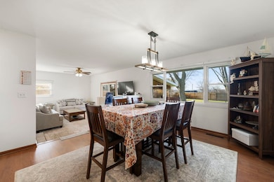 6812 Wainwright Dr unit 1, Woodridge, IL 60517 - photo 2