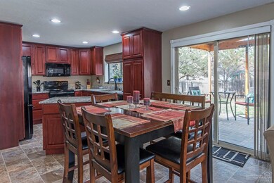 1708 NE Hollow Tree Ln, Bend, OR 97701 - photo 6