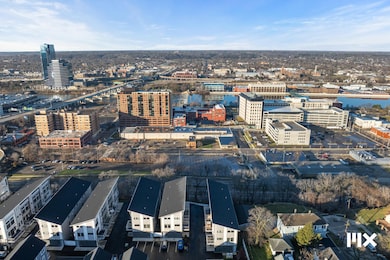 631 Fairview Ave NE unit 2, Grand Rapids, MI 49503 - photo 4