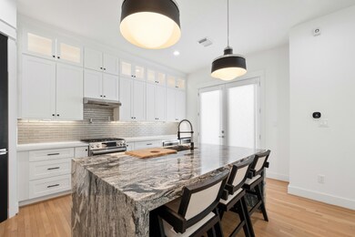 1405 Indiana St unit B, Houston, TX 77006 - photo 2