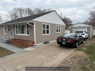 217 W 19th St, Grand Island, NE 68801 - photo 2