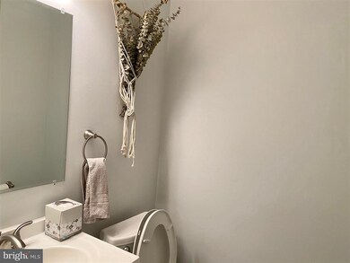 18753 Summer Oak Ct, Germantown, MD 20874 - photo 5