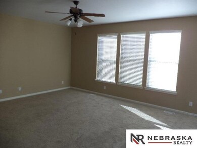 2404 Quartz Dr, Papillion, NE 68046 - photo 4