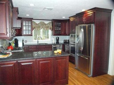 189 Edgewater Dr, Pembroke, MA 02359 - photo 4