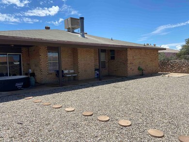 822 Sherwood Dr, Alamogordo, NM 88310 - photo 6