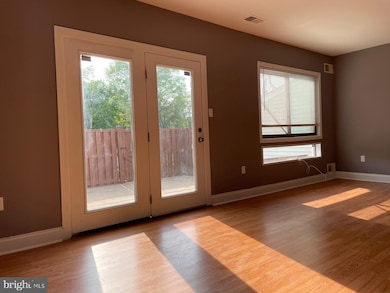 7512 Clemson Ct unit 90, Manassas, VA 20109 - photo 5