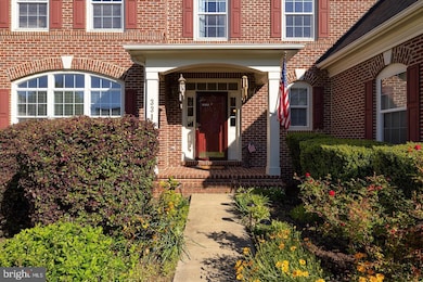 3314 Lady Catherine Cir, Triangle, VA 22172 - photo 2