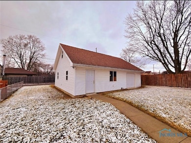 1934 Geffs Ave, Findlay, OH 45840 - photo 2