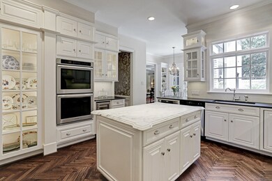 329 Sugarberry Cir, Houston, TX 77024 - photo 7