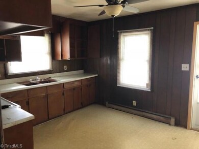 337 S Branch St, Reidsville, NC 27320 - photo 5