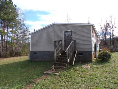 4011 Oak Tree Rd, Asheboro, NC 27205 - photo 4