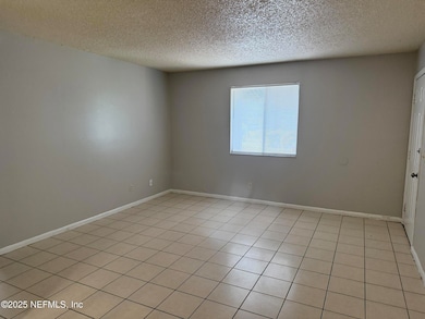4 Lliving area