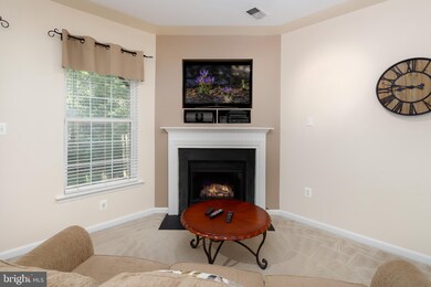 14233 Legend Glen Ct, Gainesville, VA 20155 - photo 7