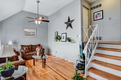 004_Living Room
