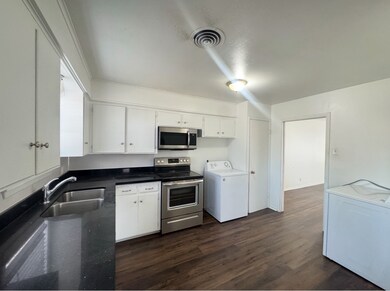 405 Botts St unit A, Brenham, TX 77833 - photo 4