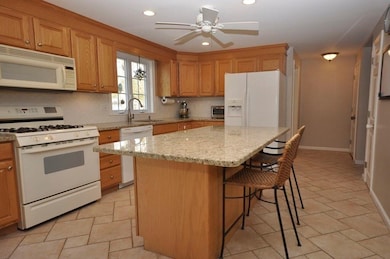 152 Faulkner Ave, Wilmington, MA 01887 - photo 3