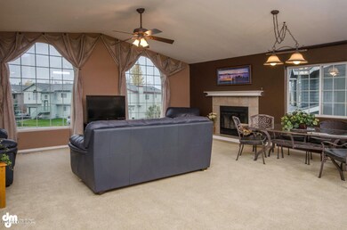 [photo 2403483] Living Room