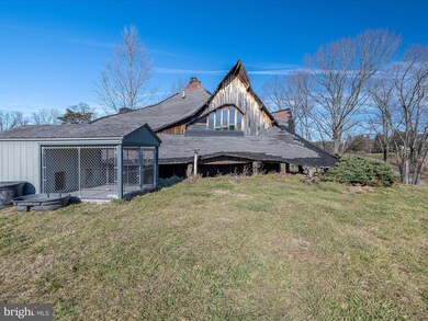 2822 Mauzy Rd, Berkeley Springs, WV 25411 - photo 7