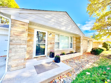 241 S Coy Rd, Oregon, OH 43616 - photo 2