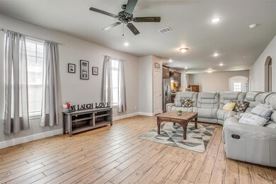 429 Sabine Ave, Cleburne, TX 76031 - photo 4