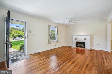 2605 Popkins Ln, Alexandria, VA 22306 - photo 4