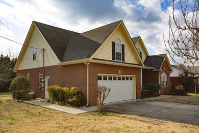 101 Brooklyn Cir, Shelbyville, TN 37160 - photo 2