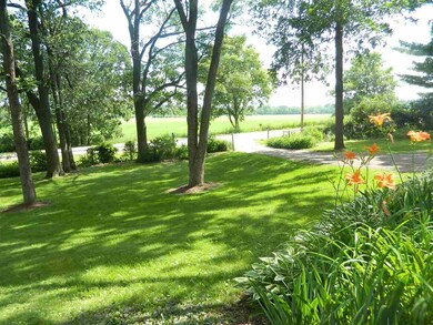 6116 Whalen Rd, Fitchburg, WI 53593 - photo 2